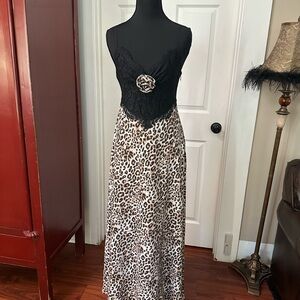 Wayf Elegant Leopard Print Dress with Black Lace Bodice